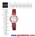 已完售,CITIZEN KH4-963-10(公司貨,保固1年):::Wicca少女系列,SOLAR-TECH,太陽能,淑女錶,日期顯示,水晶吊飾,廣告款,KH496310