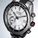客訂商品,CITIZEN CC3085-51A(公司貨,保固2年):::光動能,GPS衛星對時,鈦金屬,萬年曆,星期日期顯示,防磁,藍寶石,F150機芯,刷卡或3期,CC308152E